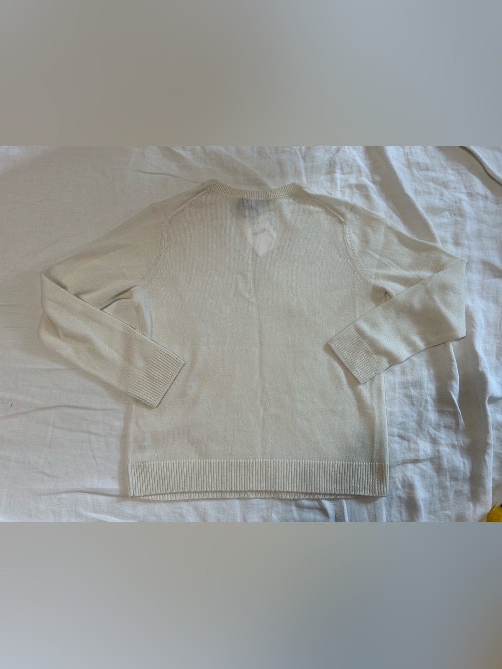 Theory Featherweight Cashmere Ivory Cream V-Neck Sweater - Picture 5 of 5